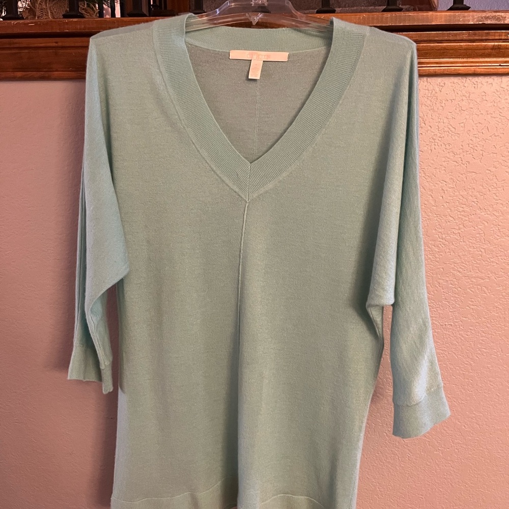 Collection B Cashmere Green V-Neck Sweater with Three-Quarter Sleeves